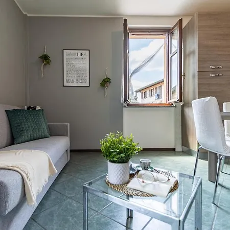 Smart Flat - Maggiore - Private Garage, Wi-fi Lägenhet Castelletto sopra Ticino