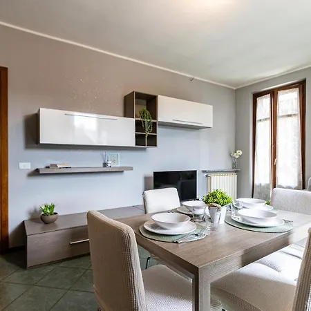 Smart Flat - Maggiore - Private Garage, Wi-fi Lägenhet