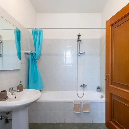 Smart Flat - Maggiore - Private Garage, Wi-fi Lägenhet