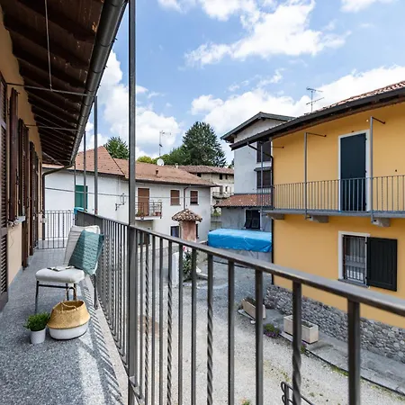 Smart Flat - Maggiore - Private Garage, Wi-fi Apartamento Castelletto sopra Ticino
