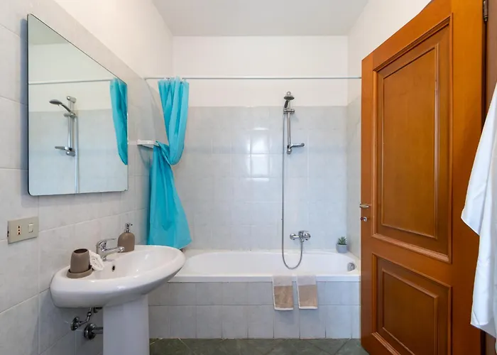 Smart Flat - Maggiore - Private Garage, Wi-fi Daire