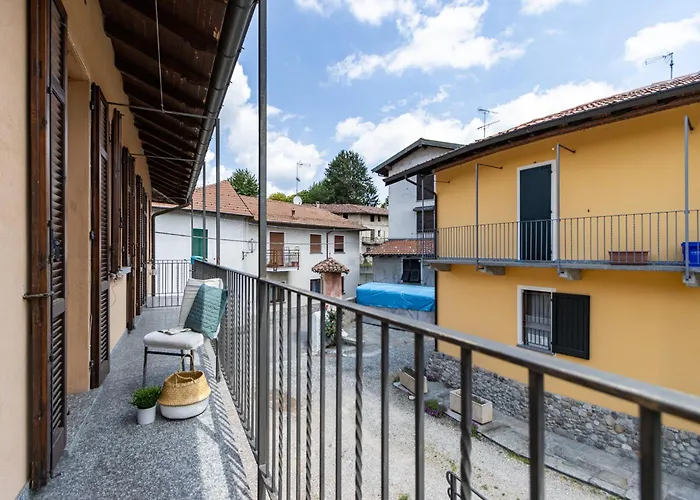 Smart Flat - Maggiore - Private Garage, Wi-fi Daire Castelletto sopra Ticino